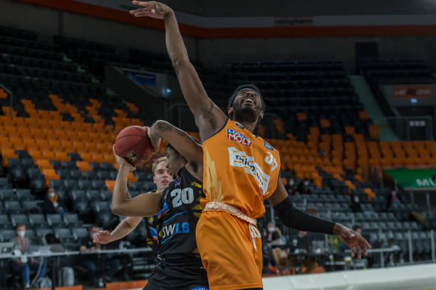 上展现出极 上展现出极